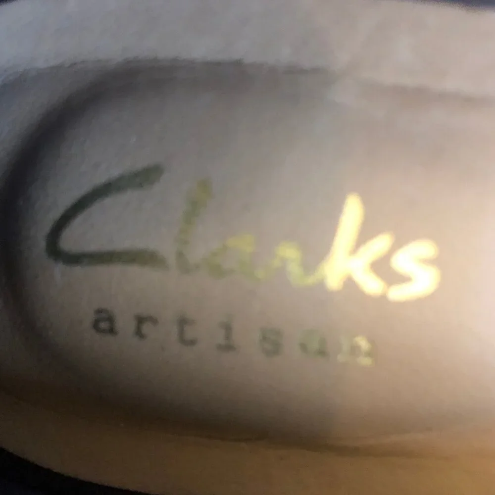 NEW (NWOT) Clarks Artisan burgundy suede Vendra Bloom Wedges sz 8W